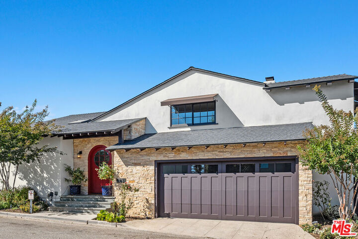Property Photo:  2444 Carman Crest Dr  CA 90068 