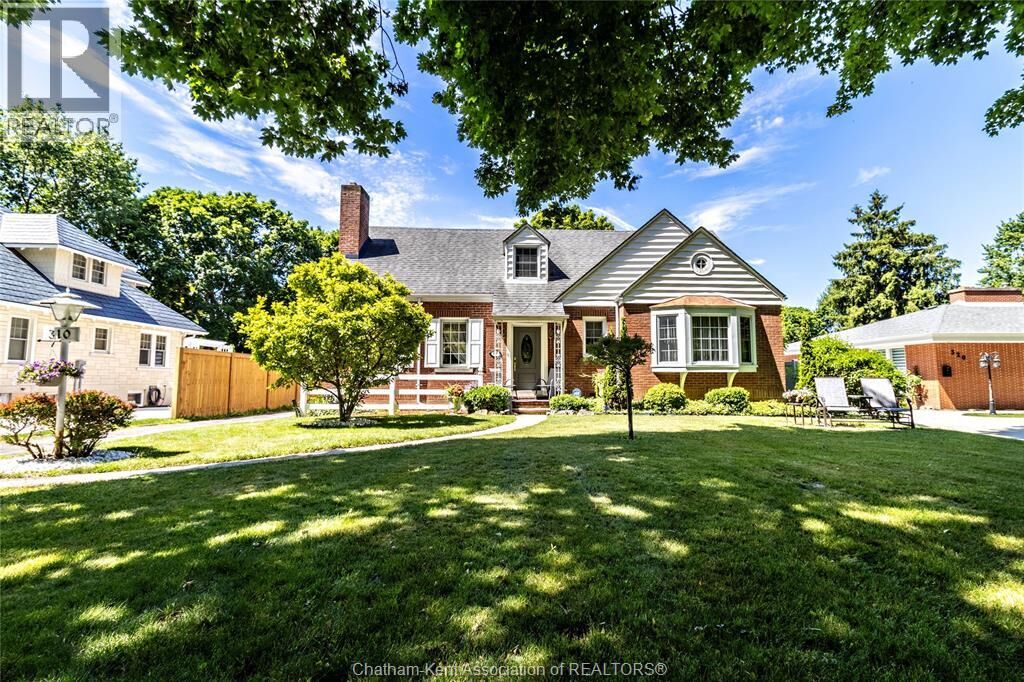 Property Photo:  310 Victoria Avenue  ON N7L 3A9 