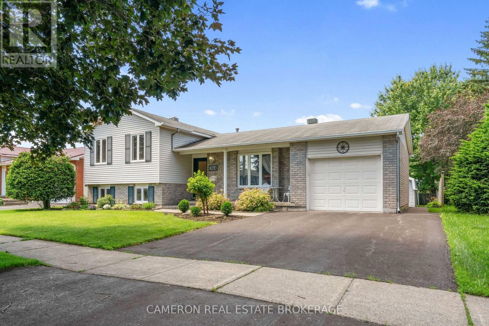 Property Photo: 368 Angela Crescent ON K6H 6Z8