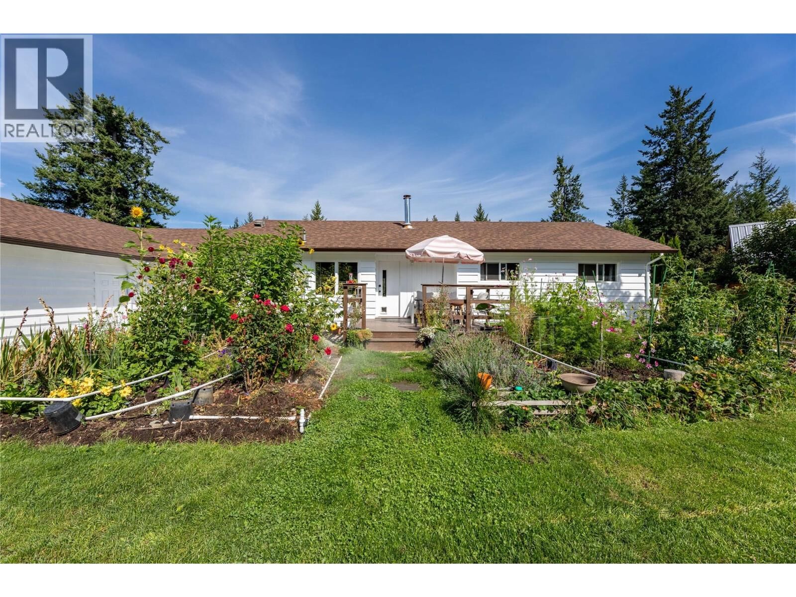 Property Photo:  1441 20 Avenue Southeast 7  BC V1E 2M9 