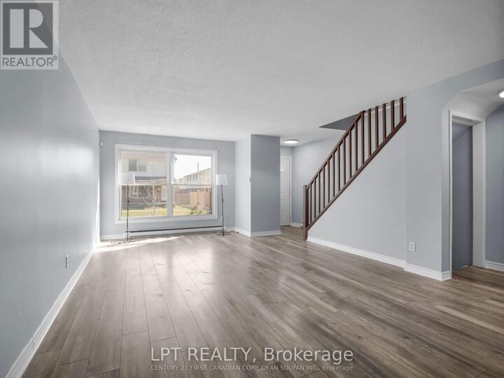 Property Photo: 51 Sholto Drive 100 ON N6E 2H9