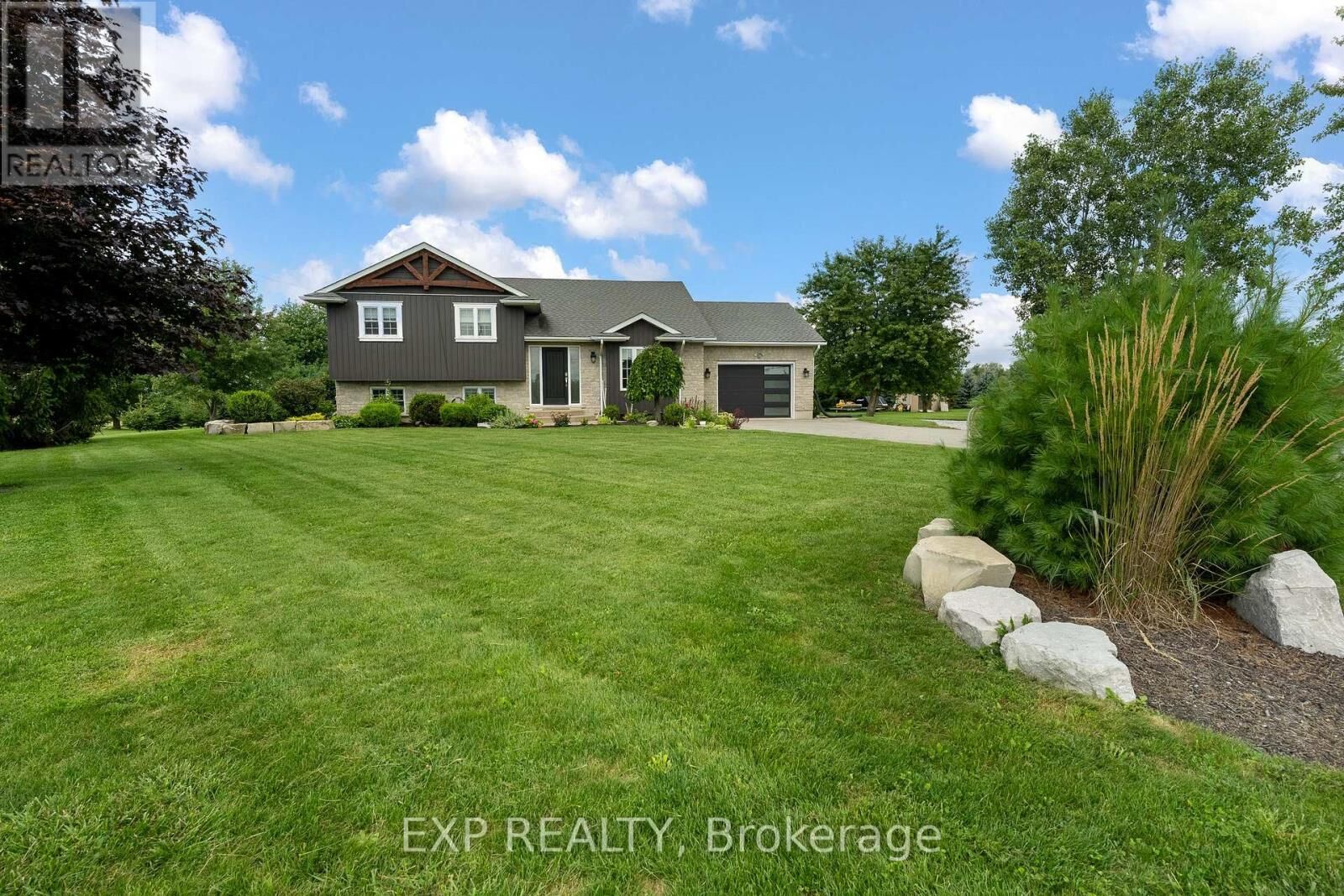Property Photo:  32070 Sideroad 20 Road  ON L0S 1V0 