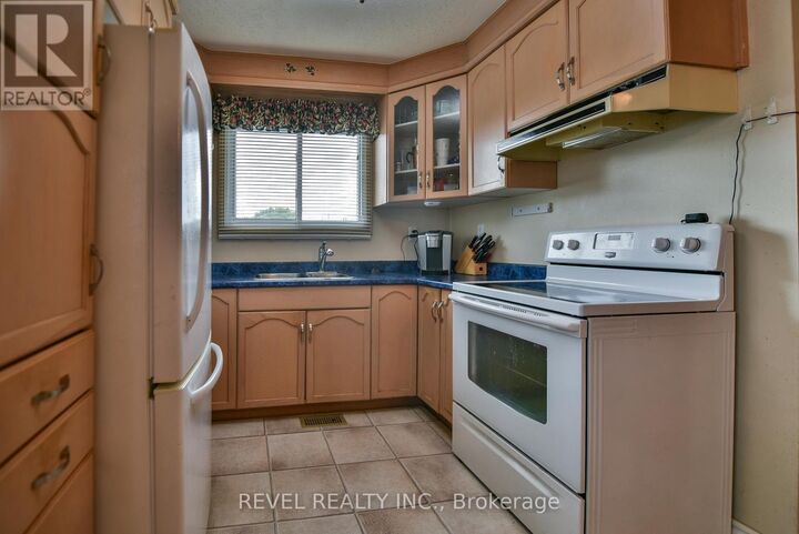 Property Photo:  480 Martin Avenue  ON P4P 1A4 