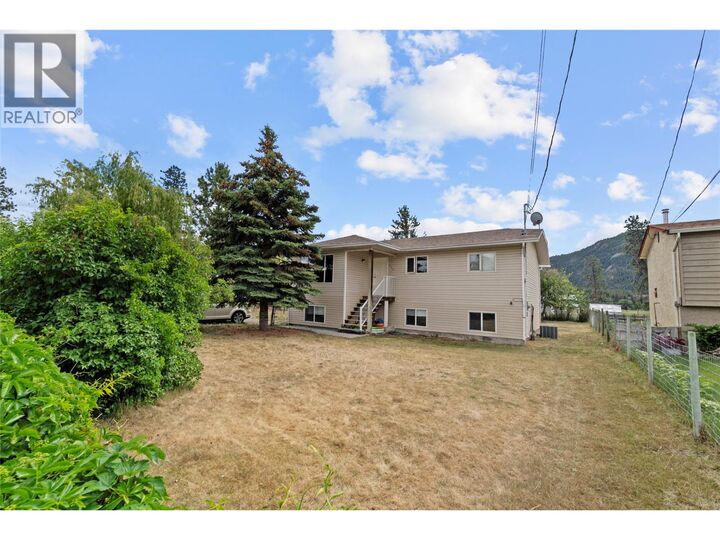 Property Photo:  462 Dodding Avenue  BC V0K 1Y0 