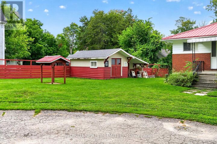 Property Photo:  17 Colborne Street  ON K0G 1V0 