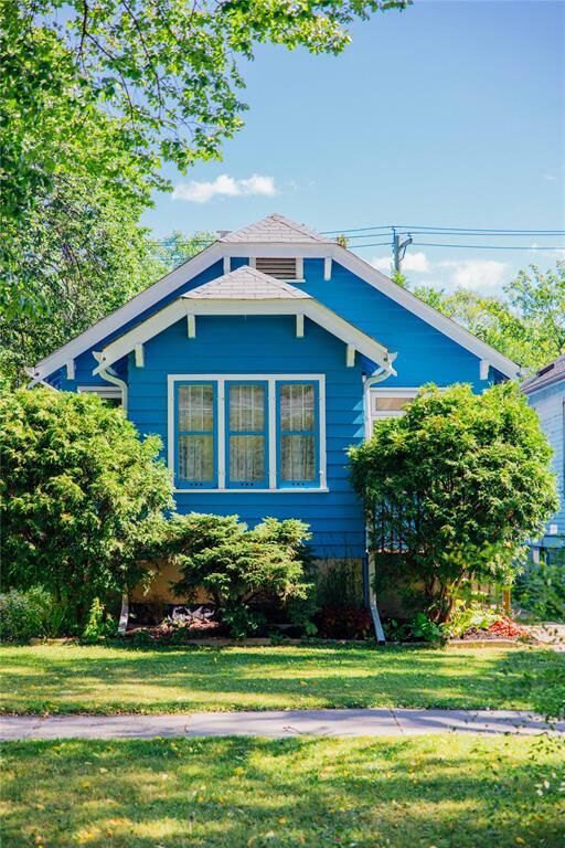 Property Photo:  633 Greenwood Place  MB R3G 2P4 