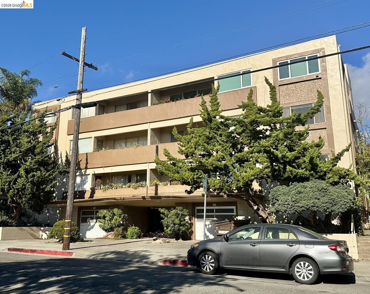 Property Photo:  1401 Walnut St 2B  CA 94709 