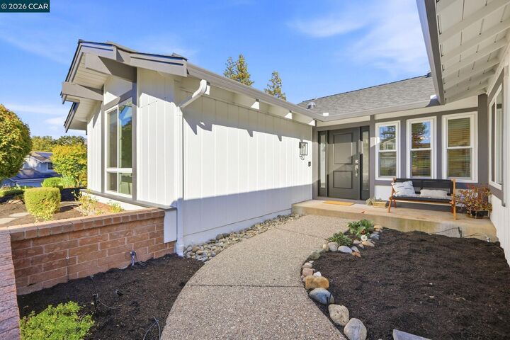 Property Photo: 430 Woodbine Ln CA 94526