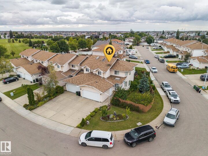 Photo de la propriété:  6910 158A Avenue NW  AB T5Z 3A5 