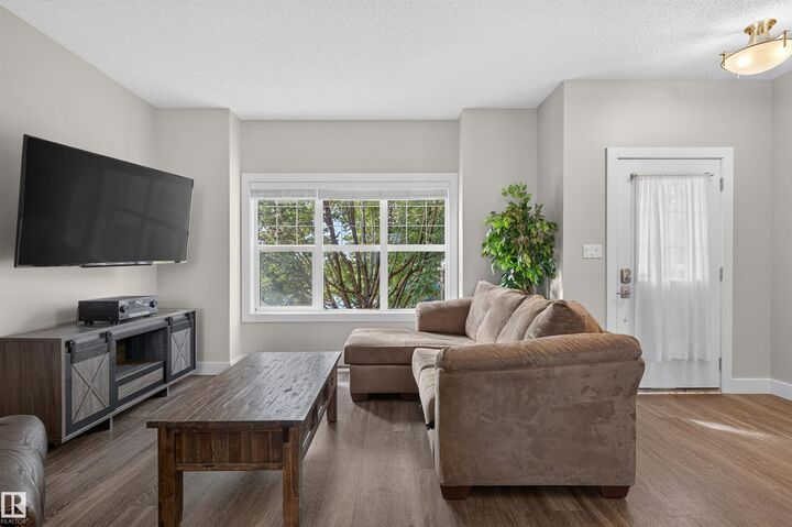 Property Photo: 9082 Rosenthal Link Link NW AB T5T 7A6