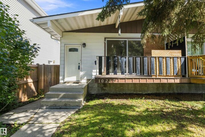 Property Photo:  10237 151 Street NW  AB T5P 1T6 