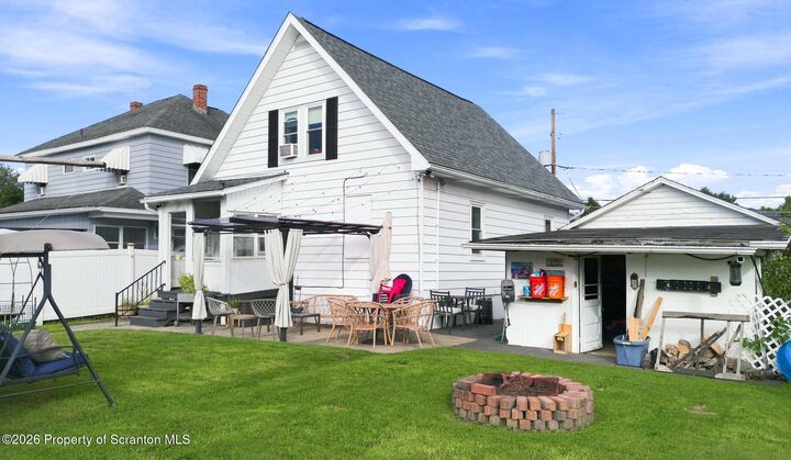 Property Photo:  109 Center Street  PA 18434 