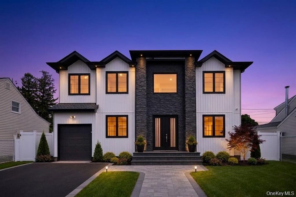 Property Photo:  19 Coachman Lane  NY 11756 