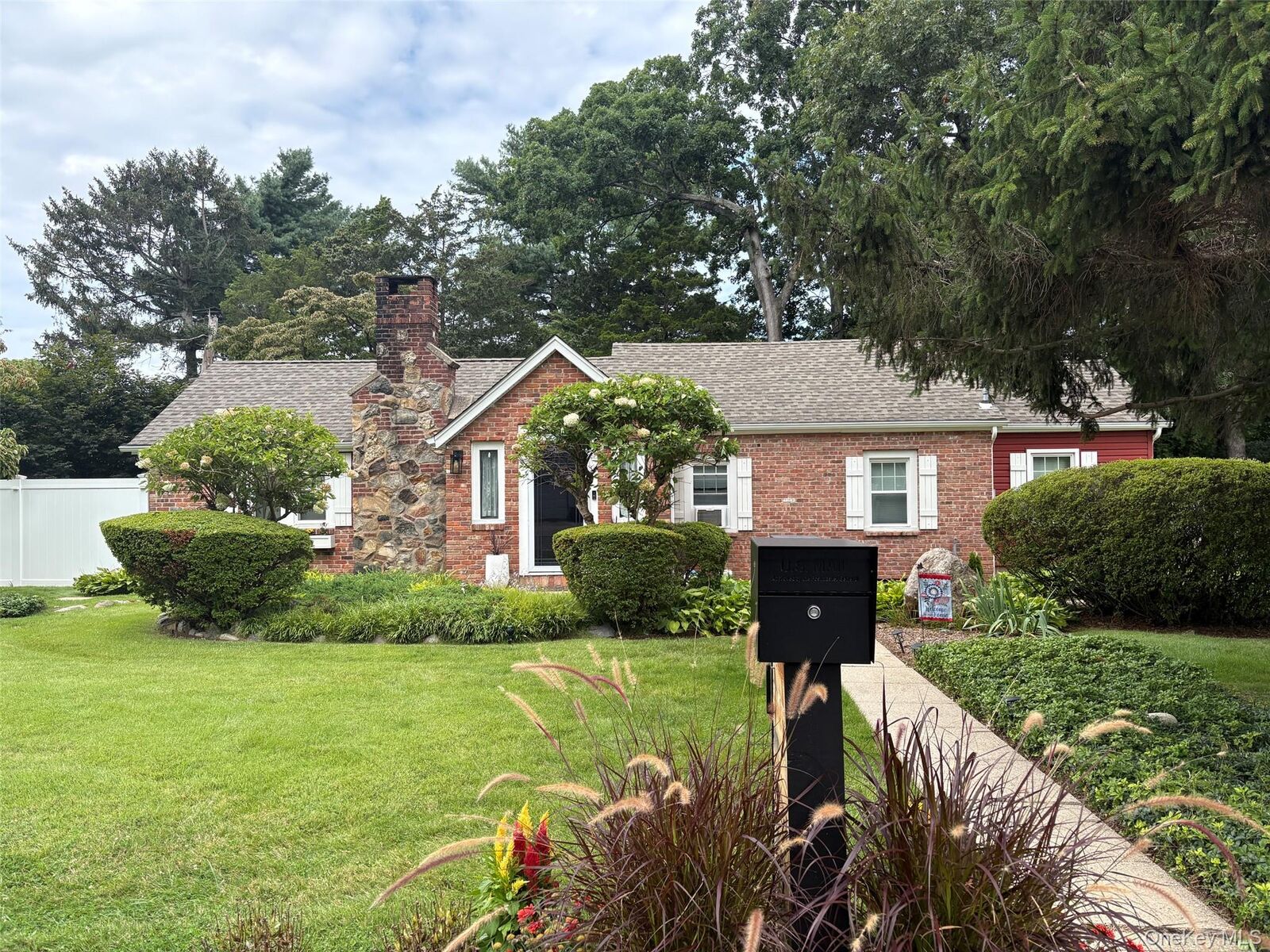 Property Photo:  11 Keeler Street  NY 11743 