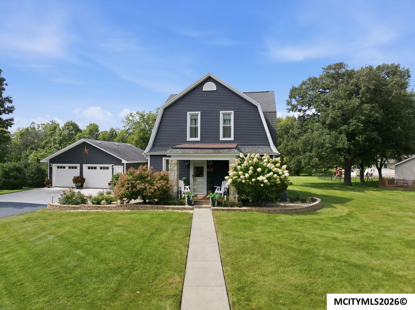 Property Photo:  106 Rock Grove Dr  IA 50458 