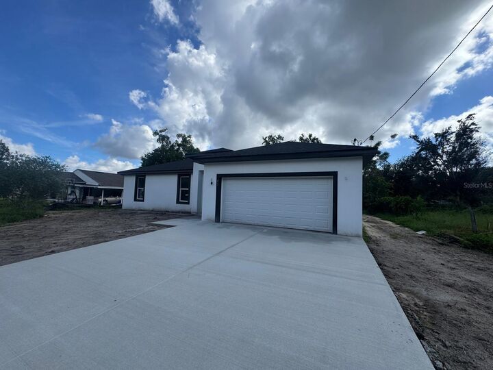 Property Photo: 27 N Calhoun Avenue FL 32751