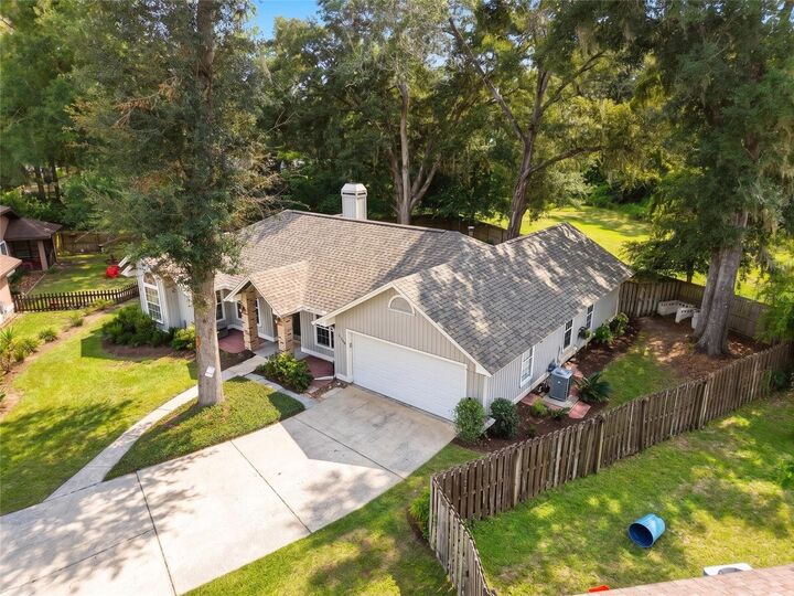 Property Photo:  1118 SW 82nd Terrace  FL 32607 
