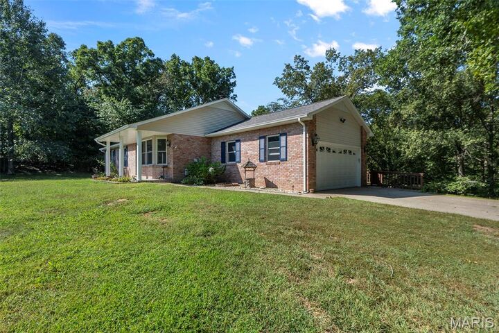 Property Photo: 221 Bella Oaks Lane MO 63755
