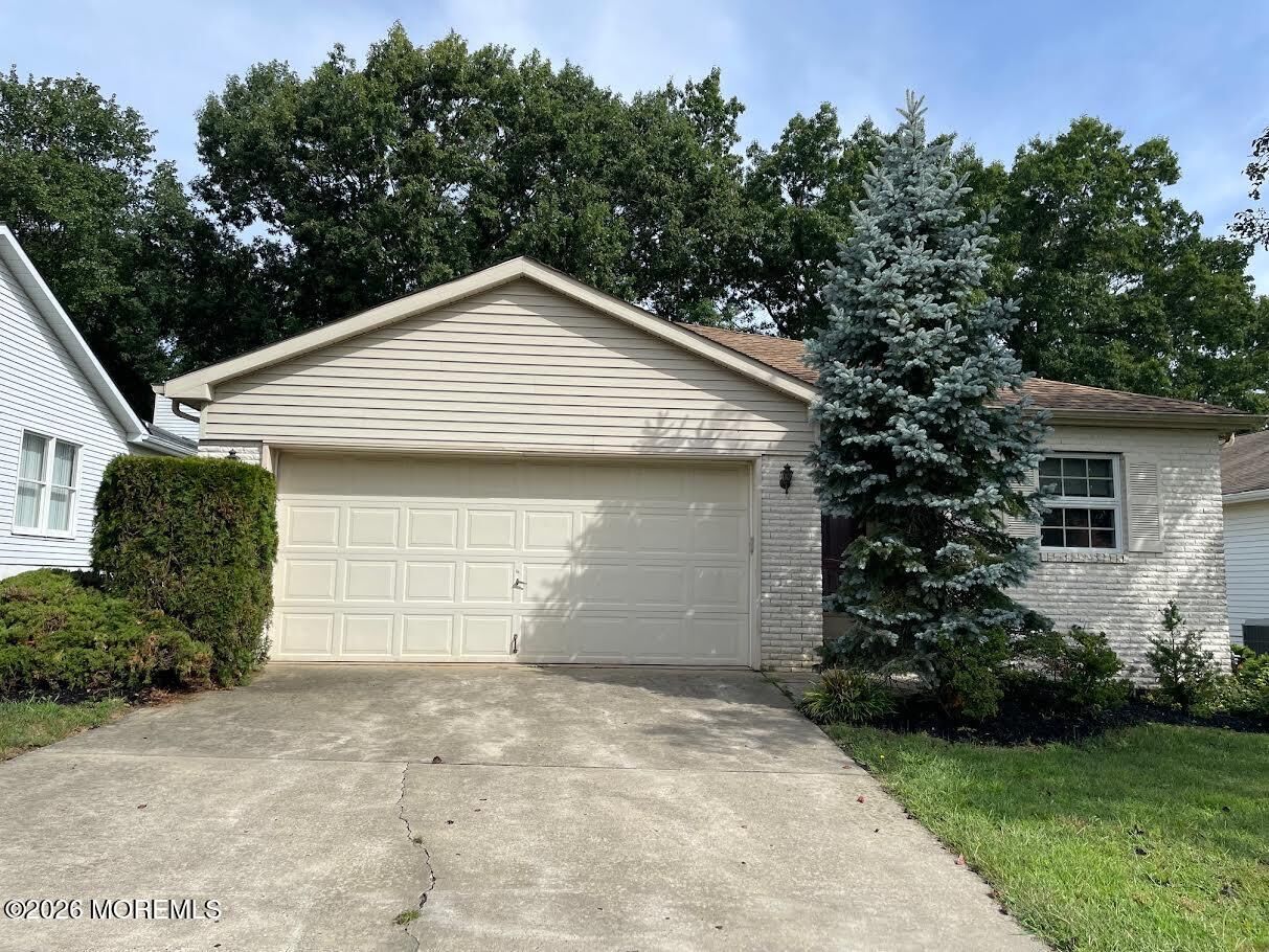 Property Photo:  1490 Gleniffer Hill Road  NJ 08755 