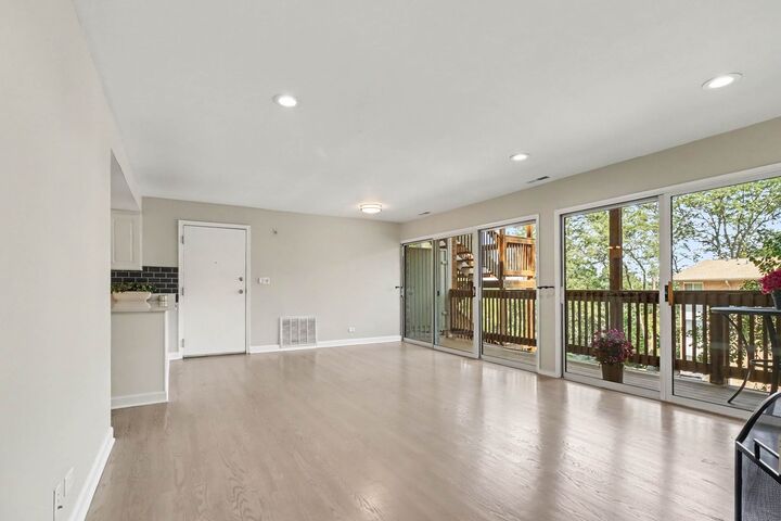 Property Photo: 5809 Oakwood Drive D IL 60532