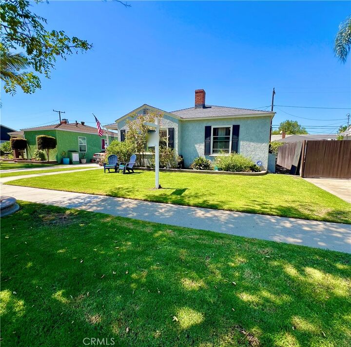 Property Photo:  2925 San Francisco  CA 90806 