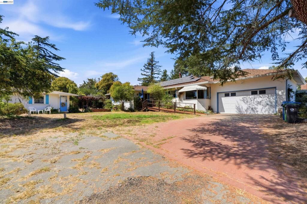 Property Photo:  4618 Ewing Rd  CA 94546 