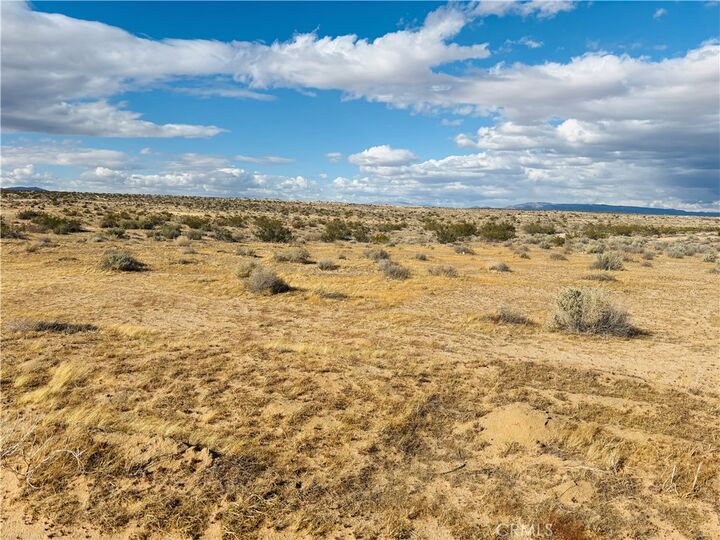Property Photo:  10 Timlin Way  CA 93505 