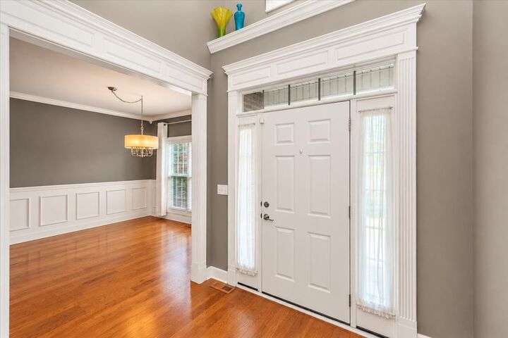 Property Photo:  427 Garden City Dr  TN 37127 