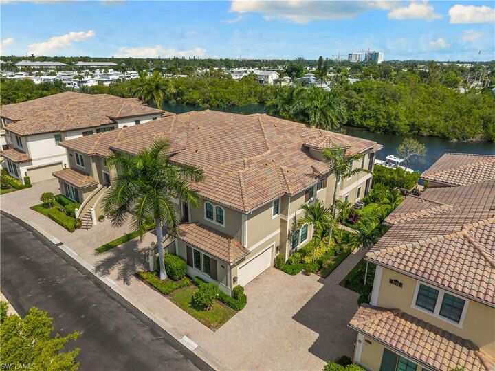 Property Photo: 2439 Breakwater Way 9102 FL 34112