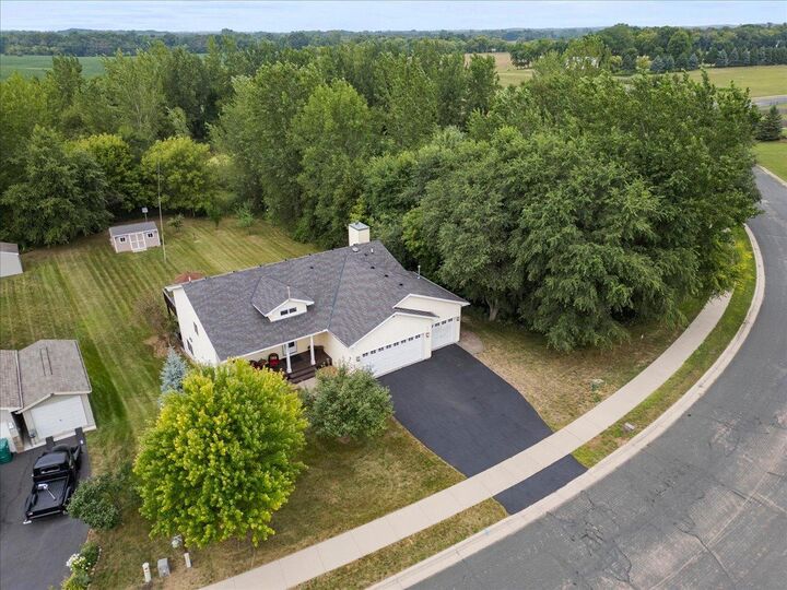 Property Photo:  921 Aspen Lane  MN 55363 