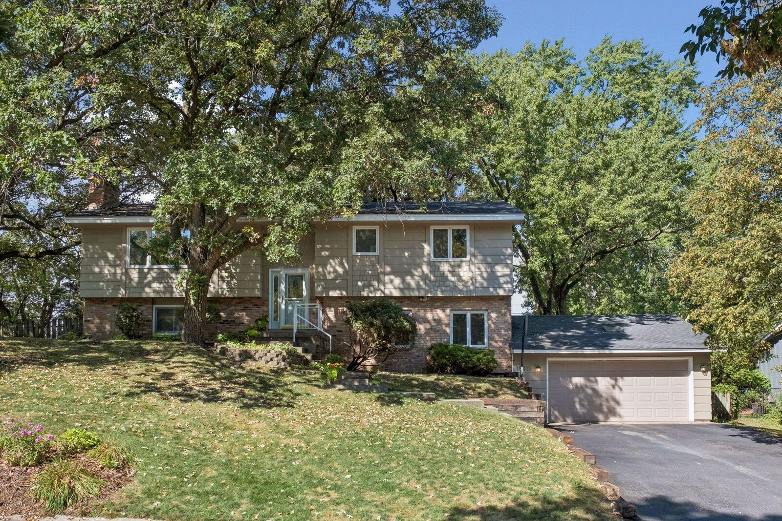 Property Photo:  16015 Oak Shore Drive  MN 55044 