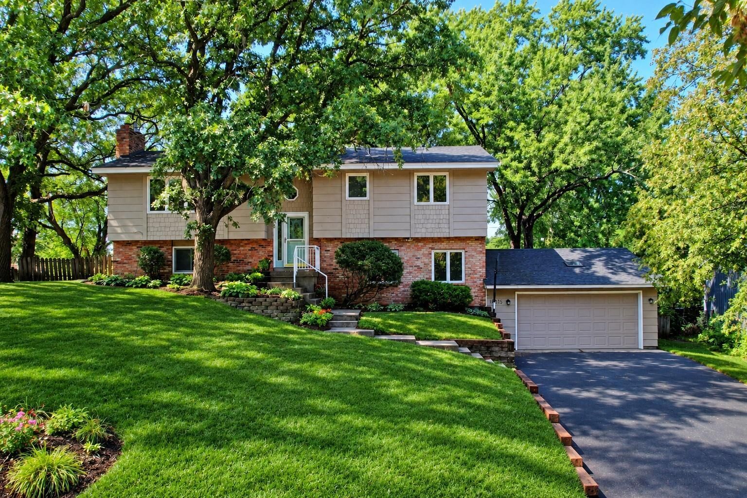 Property Photo:  16015 Oak Shore Drive  MN 55044 