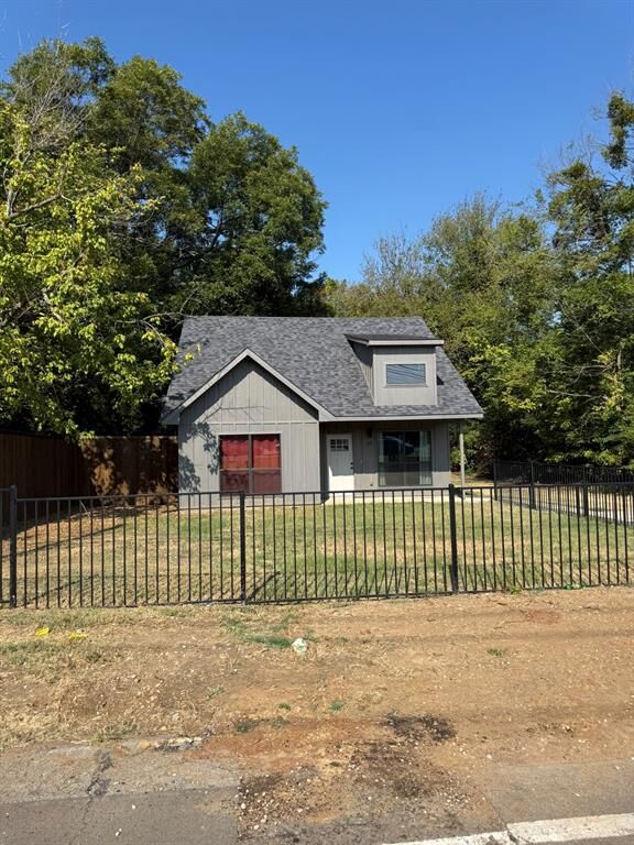 Property Photo: 339 19th Street NW TX 75460
