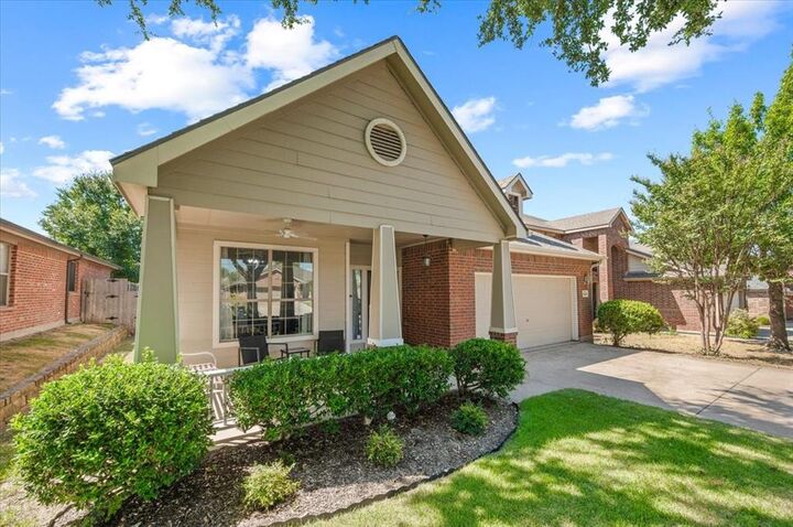 Property Photo: 10437 Bradshaw Drive TX 76108