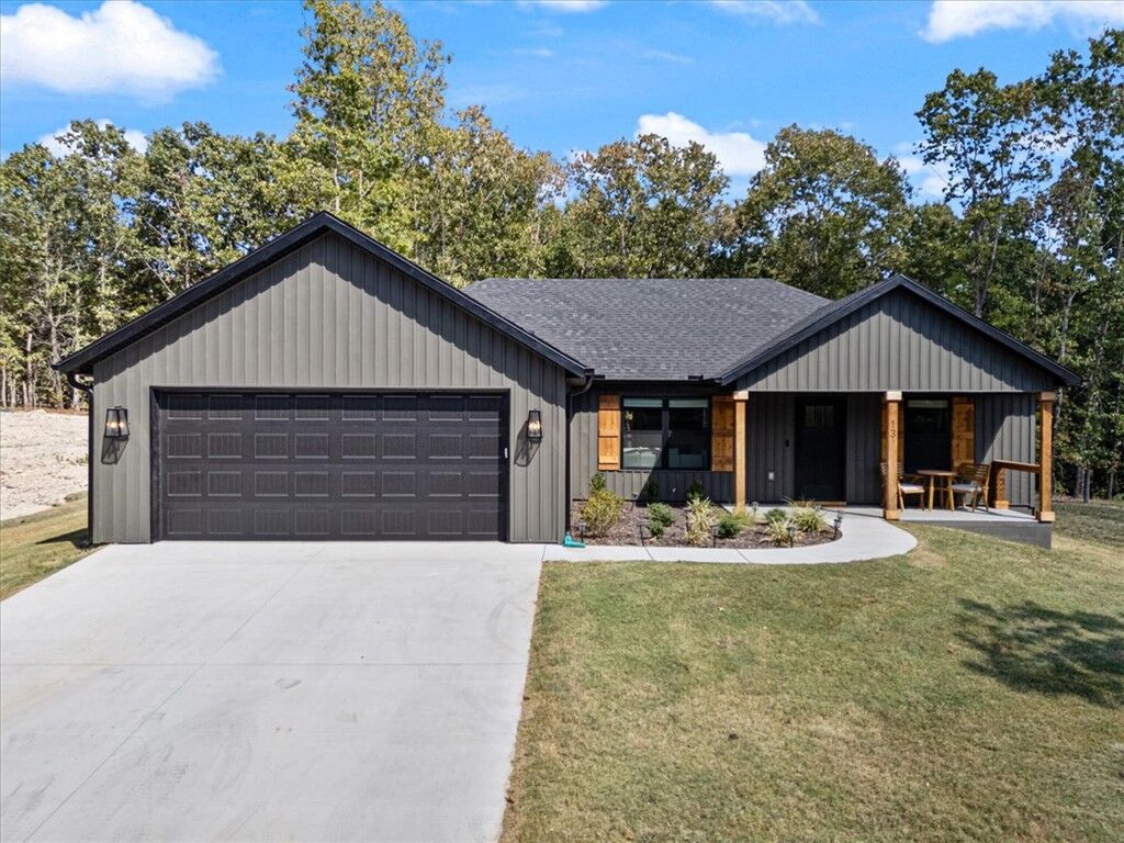 Property Photo: 13 Berwick Lane AR 72714