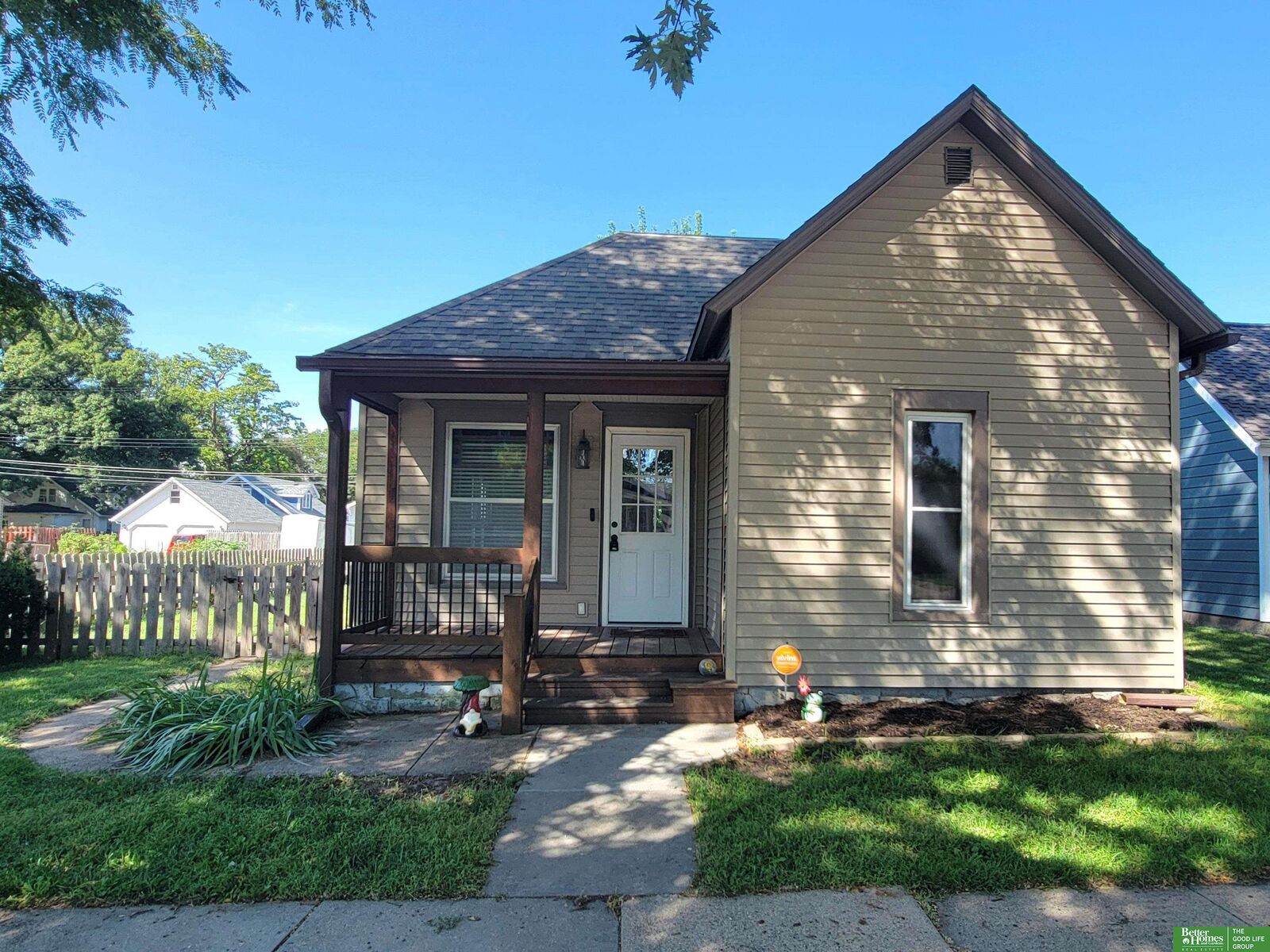 Property Photo: 219 N Blackburn Avenue NE 68467