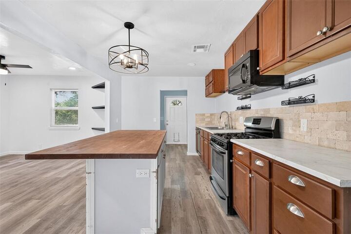 Property Photo: 9821 SE 43rd Street OK 73150