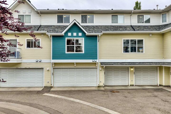 Property Photo: 224 McKenzie Towne Link SE AB T2Z 4G3
