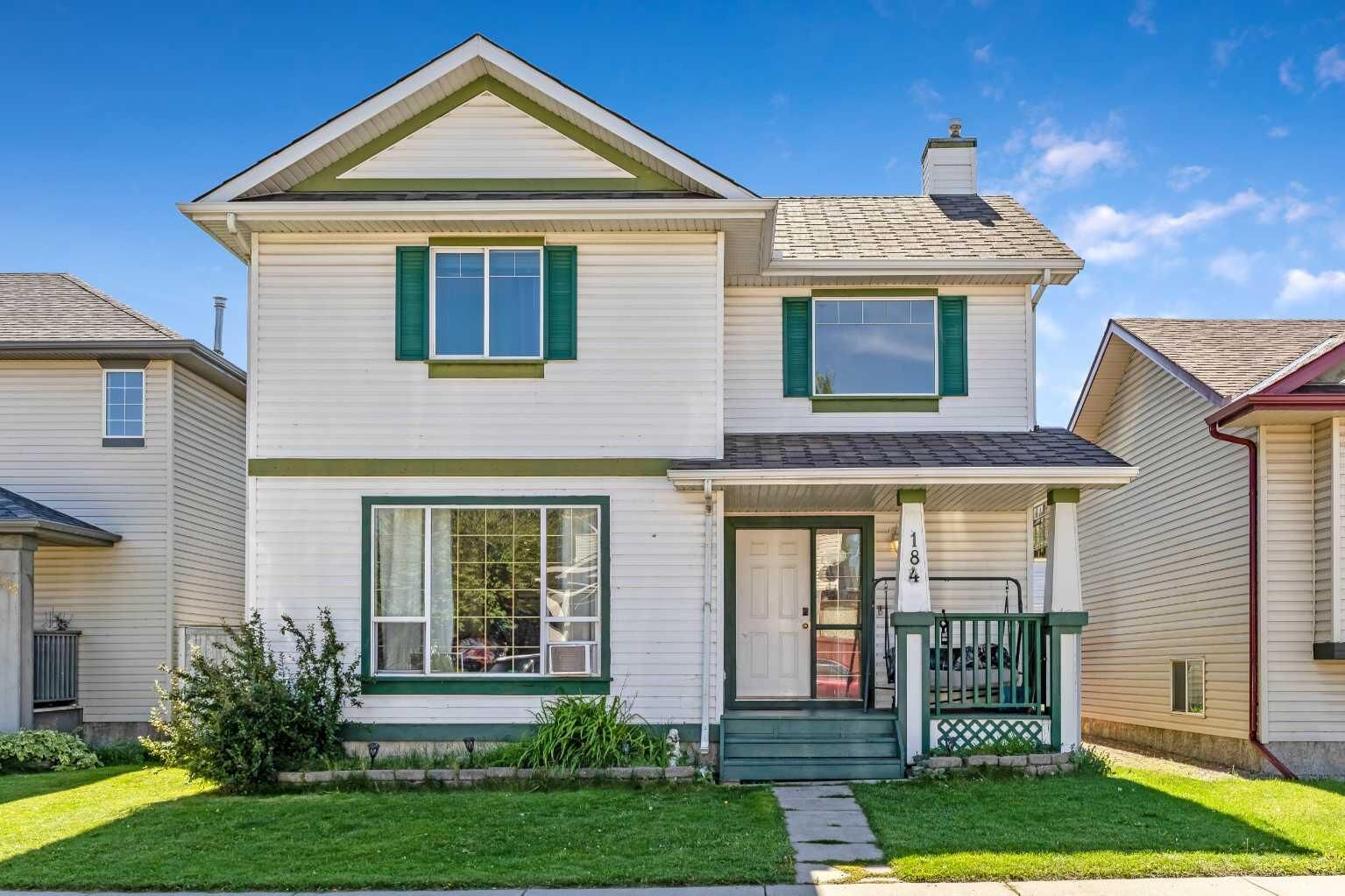 Property Photo:  184 Erin Meadow Way SE  AB T2B 3P6 