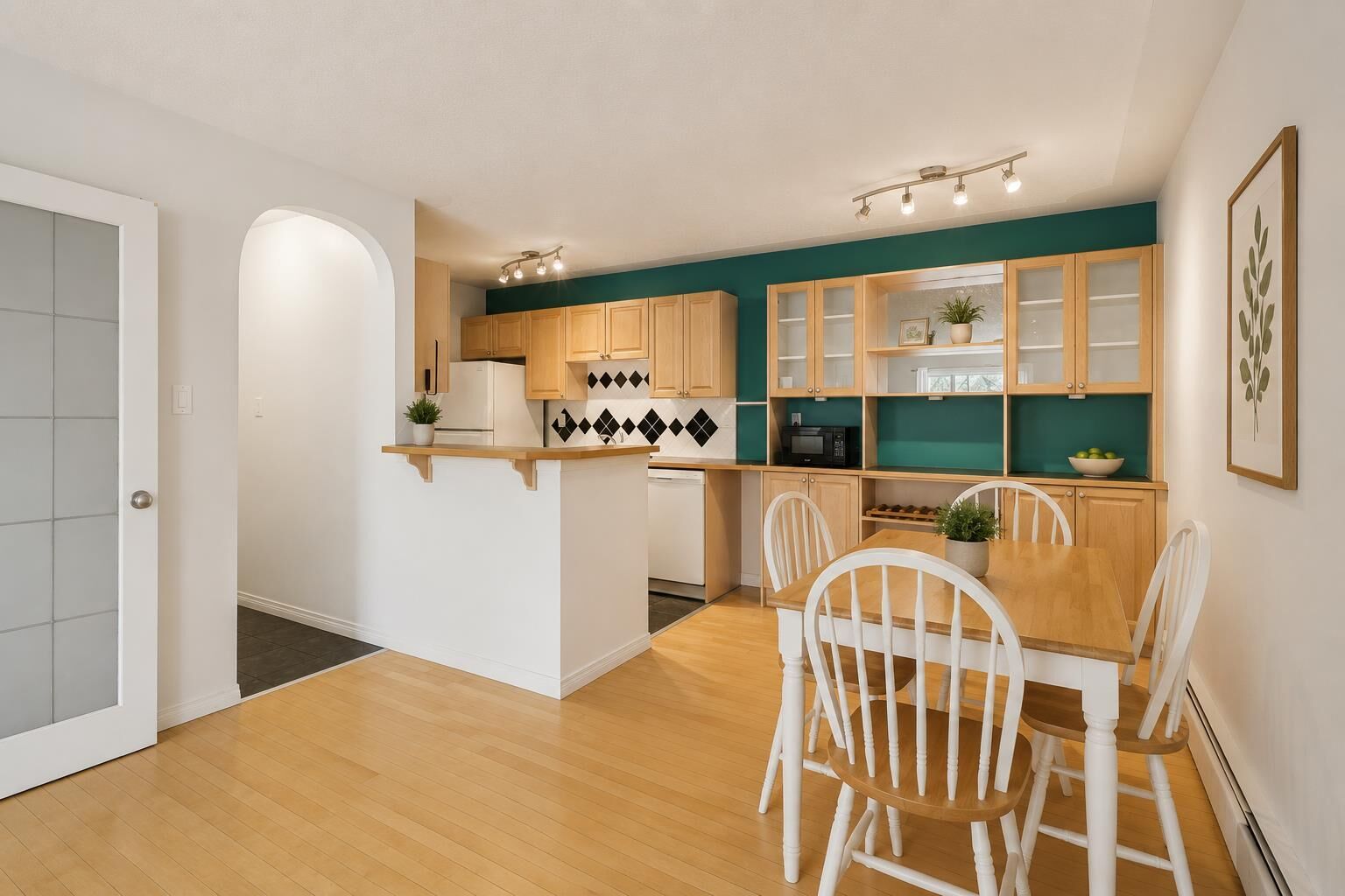 Property Photo:  638 Meredith Road NE 301  AB T2E 5A8 