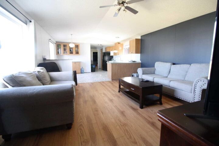 Property Photo:  9900 108 Street  AB T0H 1Z0 