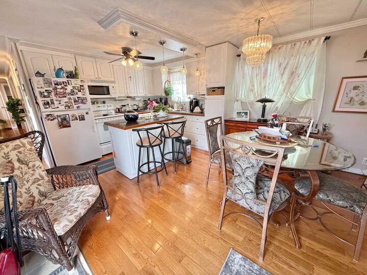 Property Photo:  1712 23 Street 93  AB T1M 1P9 