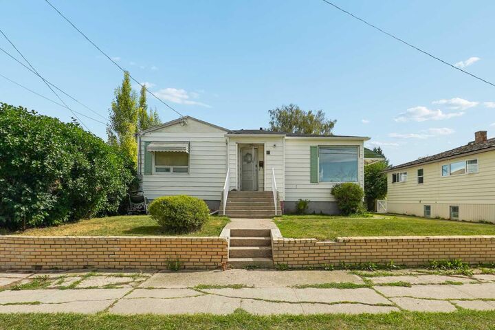 Property Photo:  19 S 100 W  AB T0K 2S0 