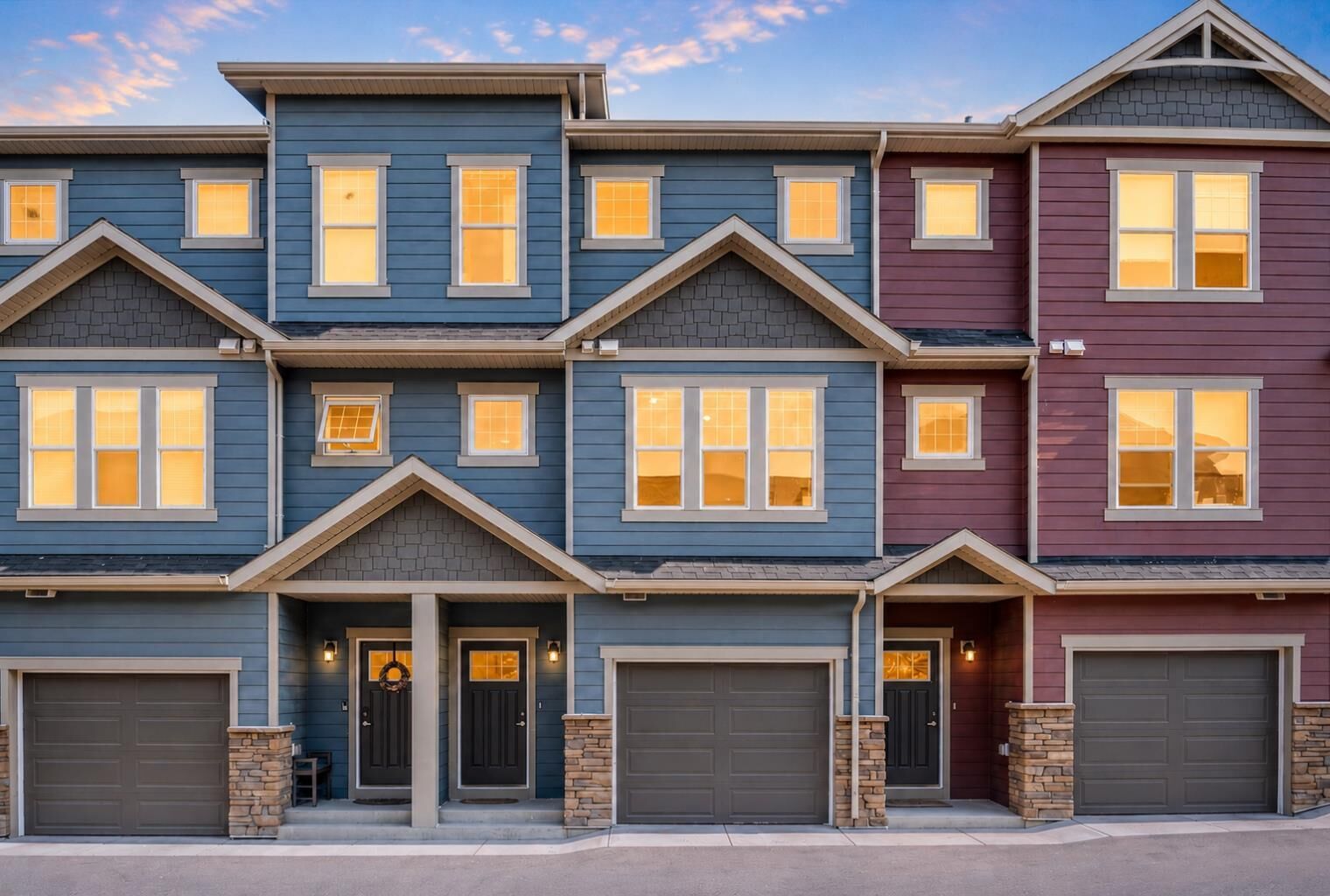 Property Photo:  246 Cranbrook Square SE  AB T3M 3E3 