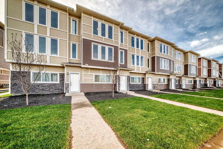Property Photo:  85 145 Chelsea Mews  AB T1X 3H1 