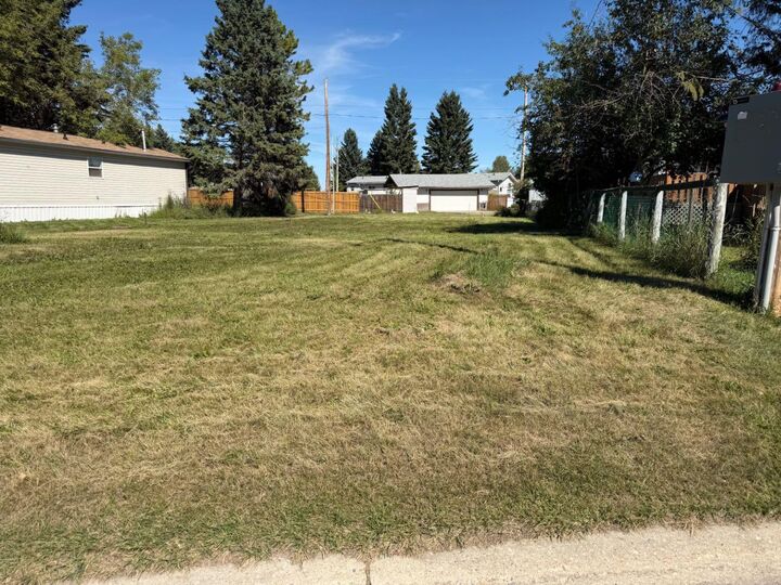 Property Photo:  231 4 Street NW  AB T0M 1X0 