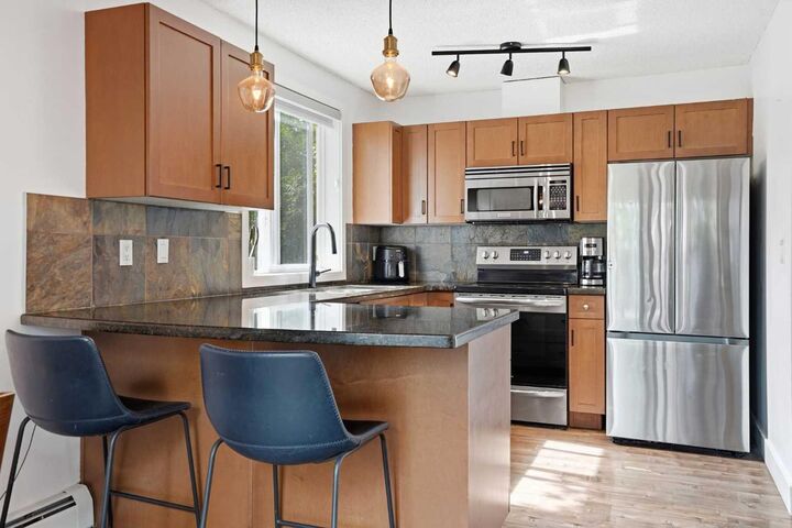 Property Photo:  219 Village Terrace SW 7  AB T3H 2L3 
