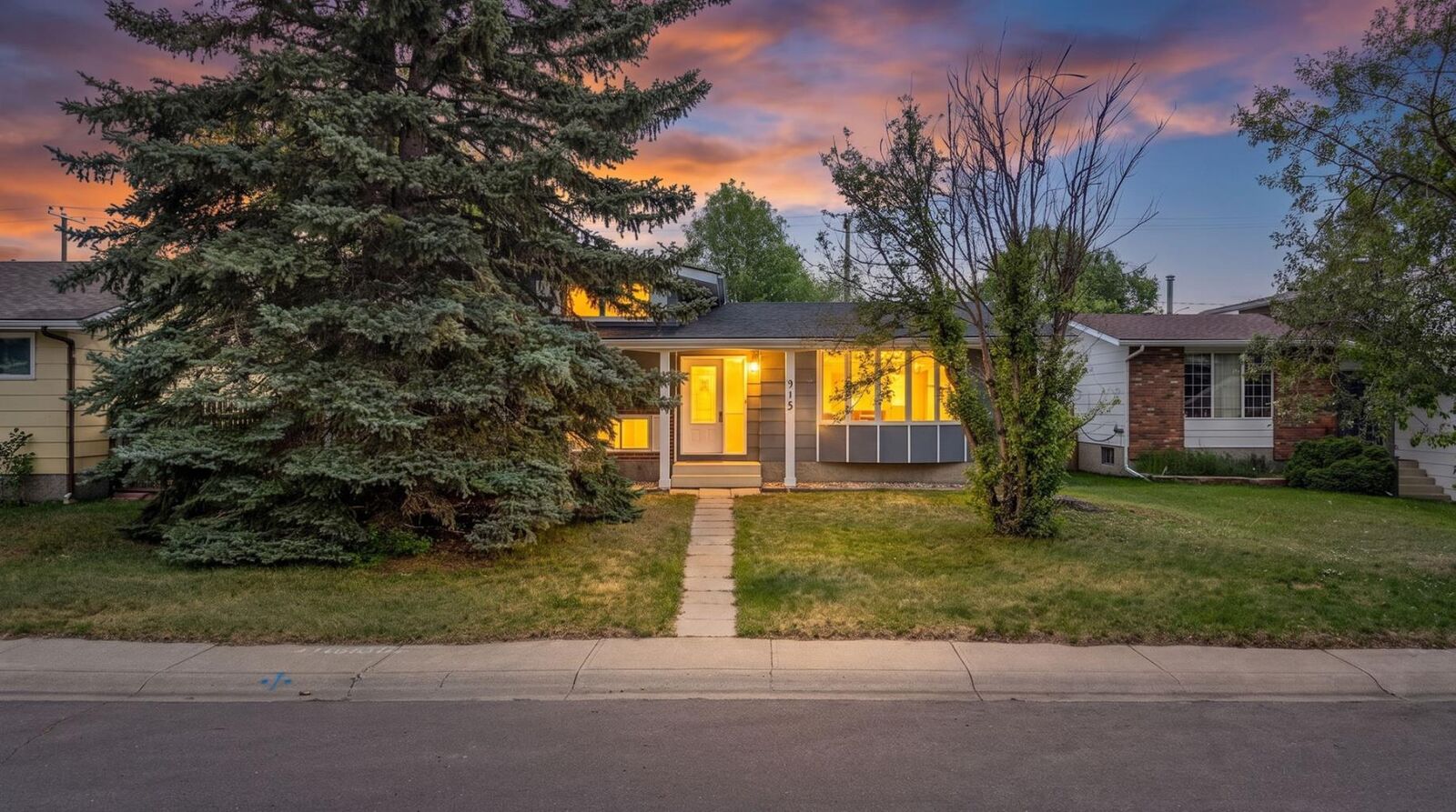 Property Photo:  315 Thistle Way  AB T1P 1C7 