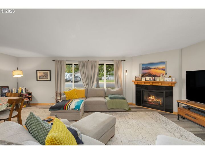 Property Photo:  2752 Montello Ave  OR 97031 