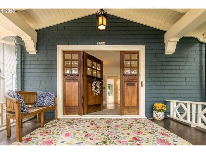 Property Photo:  1216 NE Tillamook St  OR 97212 